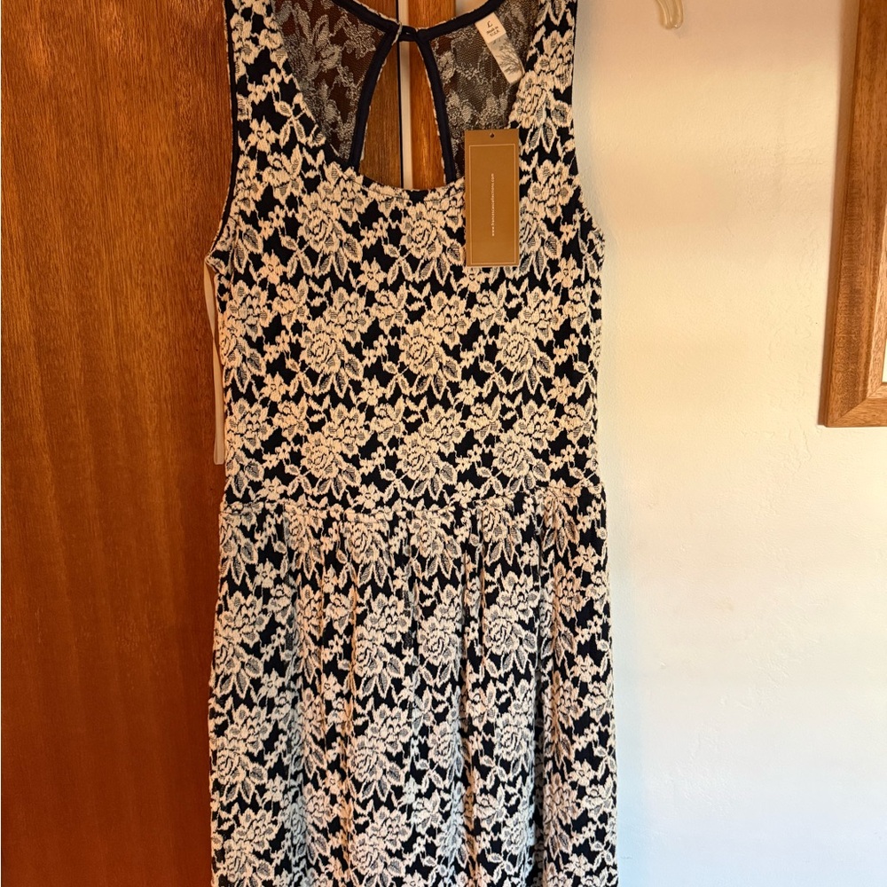 Francesca's Collections Black and Cream Lace Midi Dress with Back Keyhole